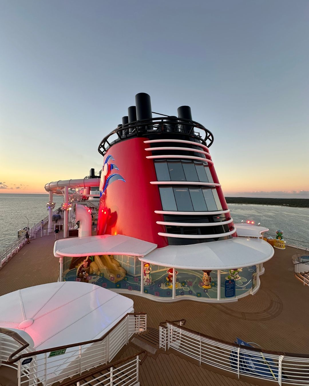 Here is a sneak preview of the new Disney Destiny cruise! Enjoy special character moments, incredible food, and shows that will blow the entire family away! 🛳️ ✨
Connect with our travel agency to plan a trip! ✨ #TravelBetter #DisneyCruiseLine #FamilyTravel #DisneyDestinyPreview